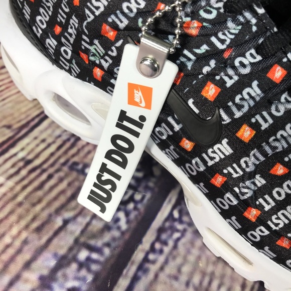 NIKE Air Max Plus "Just Do It" JDI Black/White - Picture 7 of 8